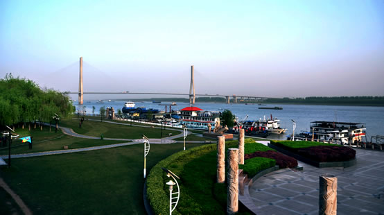 �������Y